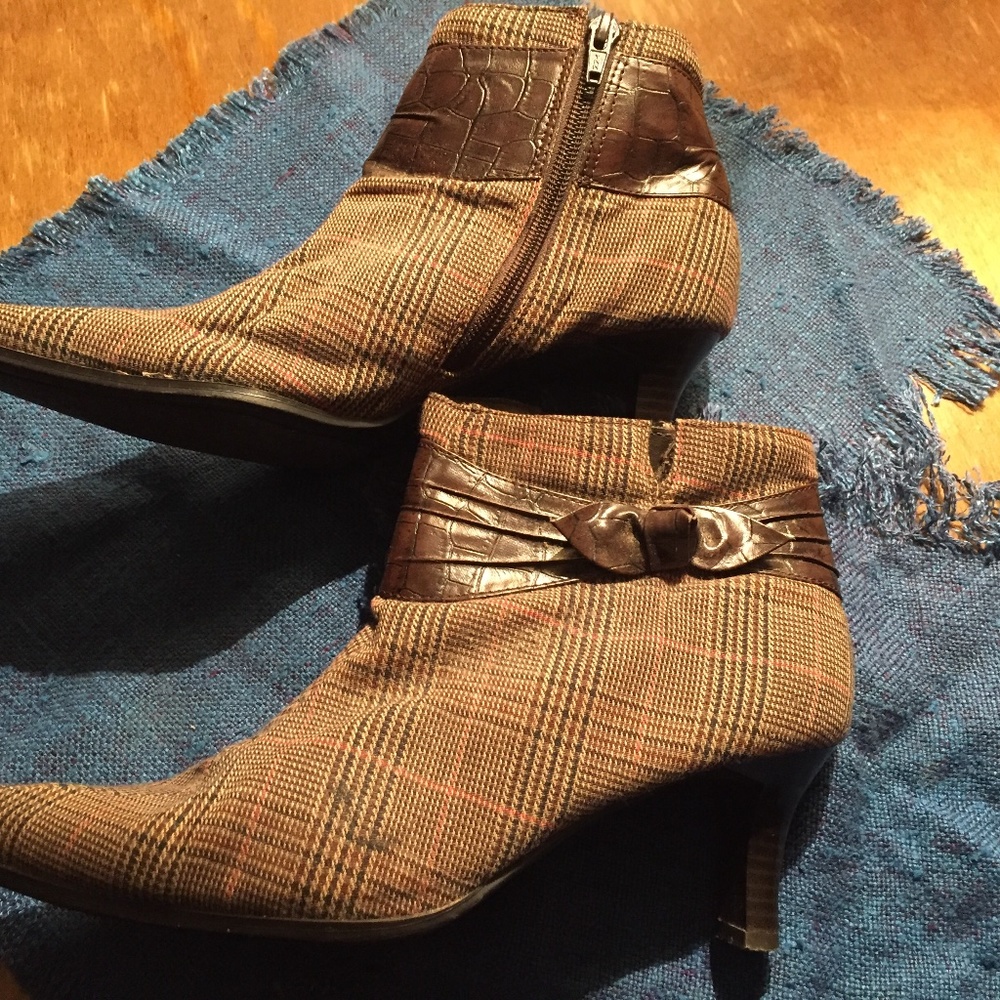 Ankle boots